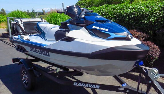 2023 Top 10 Jetskis For First Timers Sea-Doo Fish Pro Sport