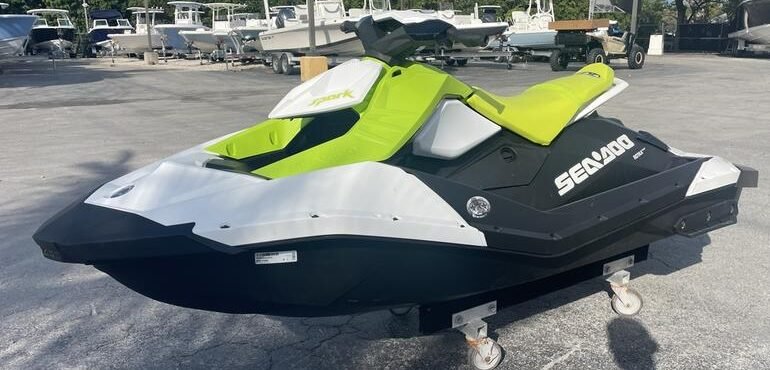 2023 Top 10 Jetskis For First Timers Seadoo Spark 2 Up